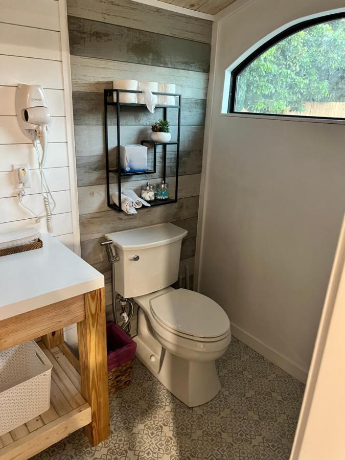 Maria'S Tiny Barn Guest House Homestead Bagian luar foto