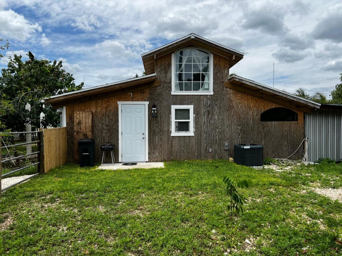 Maria'S Tiny Barn Guest House Homestead Bagian luar foto