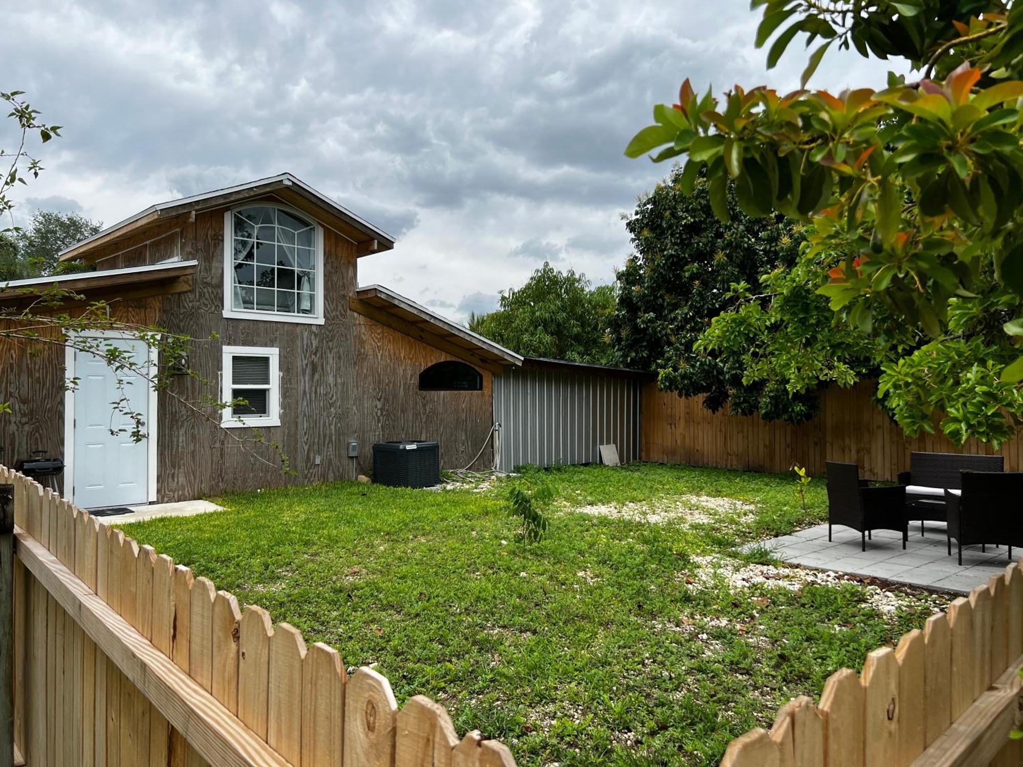 Maria'S Tiny Barn Guest House Homestead Bagian luar foto