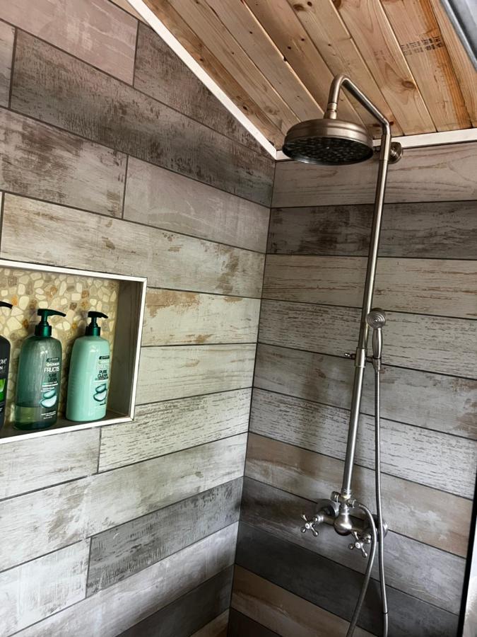 Maria'S Tiny Barn Guest House Homestead Bagian luar foto