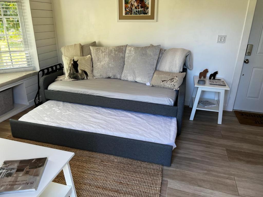 Maria'S Tiny Barn Guest House Homestead Bagian luar foto